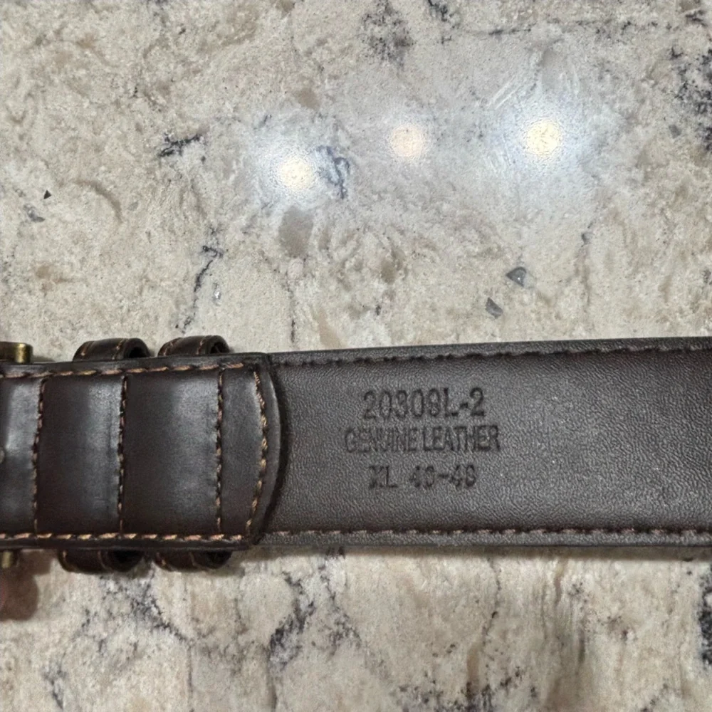Men's Dark Brown Leather Belt with Contrast Stitching Size XL 40-49